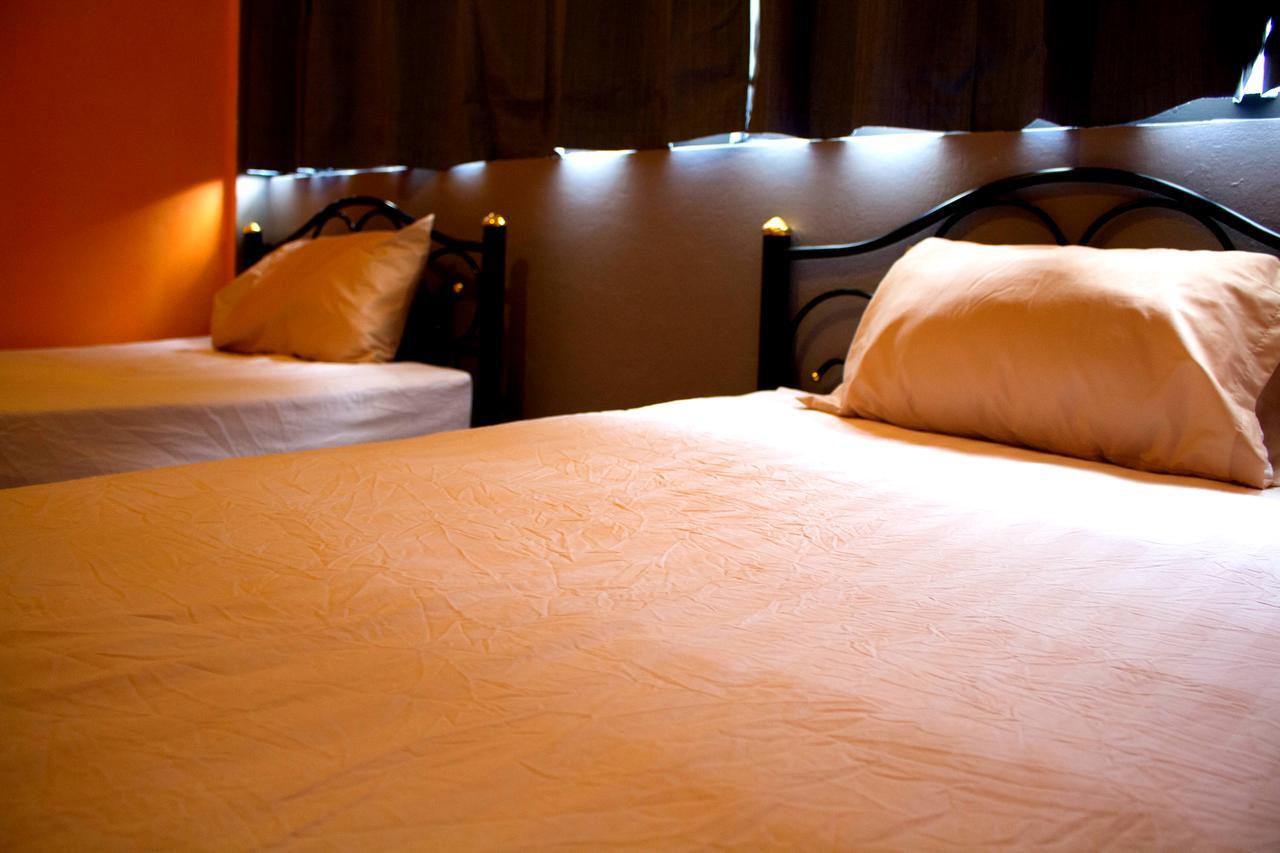 Ama Phuket Hostel Экстерьер фото