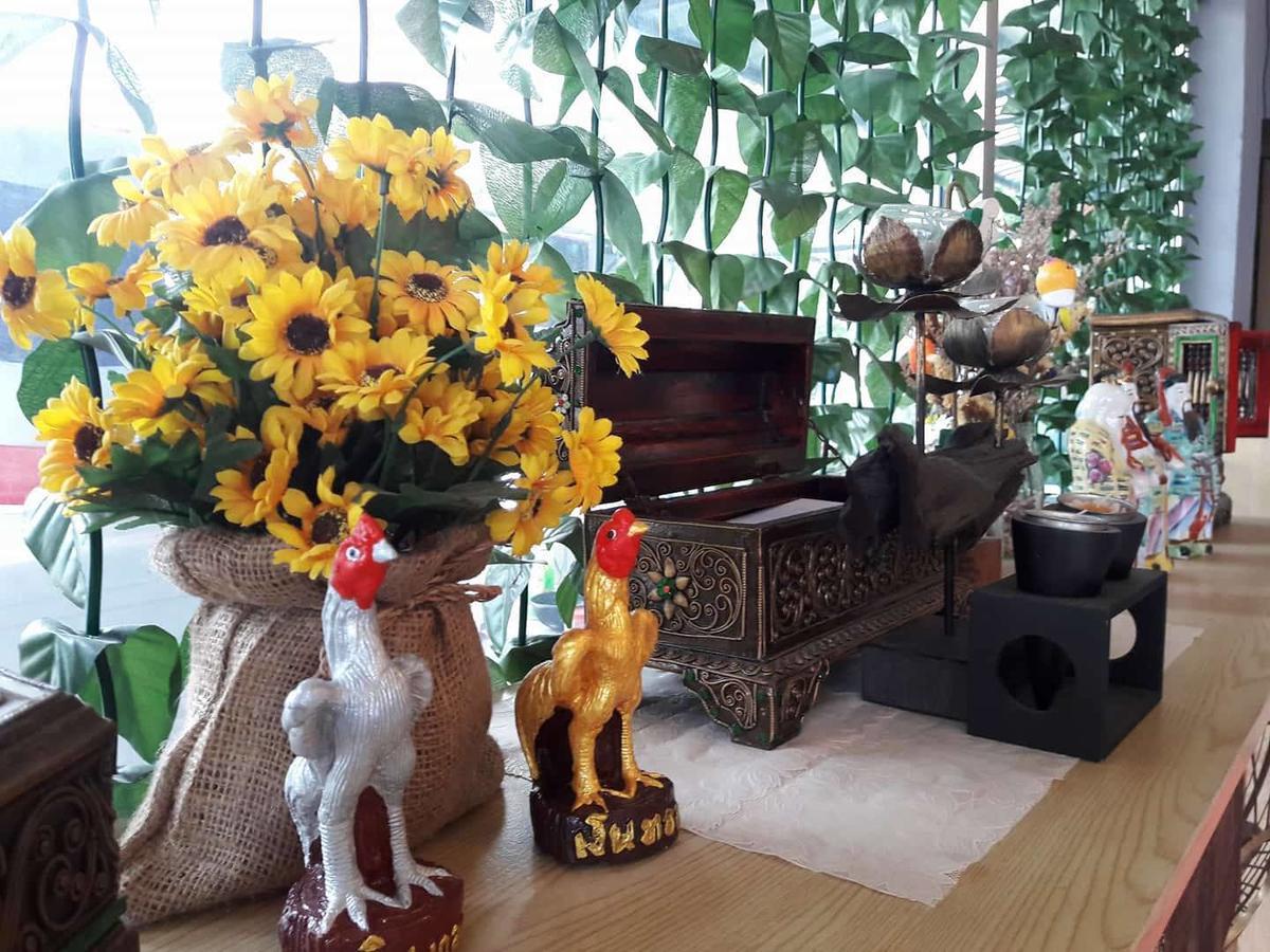 Ama Phuket Hostel Экстерьер фото